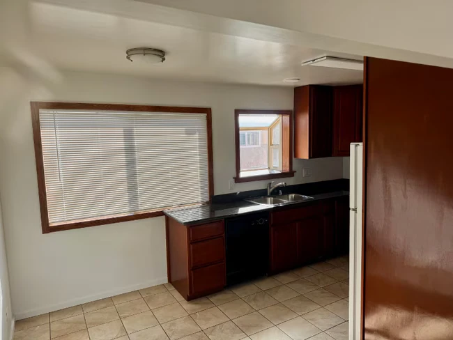 3810 Redding St Oakland, CA 94619 photo 2