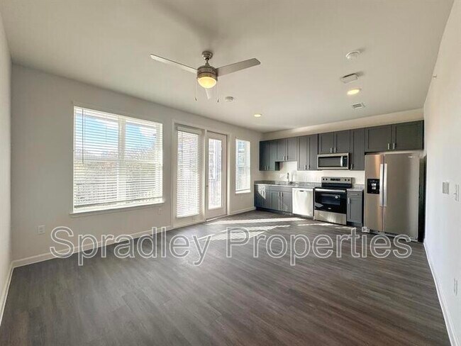 710 Shine St Belton, TX 76513 photo 3