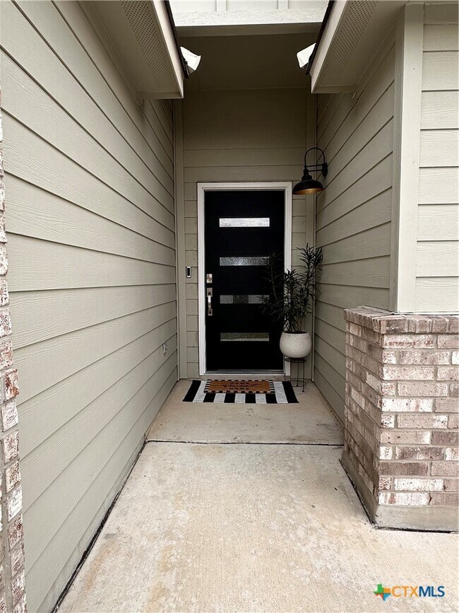 2929 Greenbriar Rd Seguin, TX 78155 photo 4
