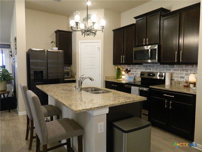 2929 Greenbriar Rd Seguin, TX 78155 photo 5