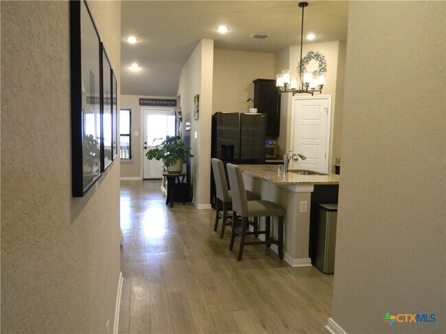 2929 Greenbriar Rd Seguin, TX 78155 photo 3
