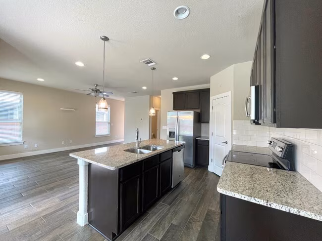 464 High Tech Dr Georgetown, TX 78626 photo 4