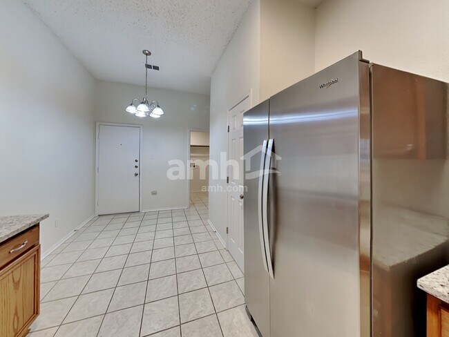 1041 Mckavett Drive, Burleson, TX 76028 photo 4