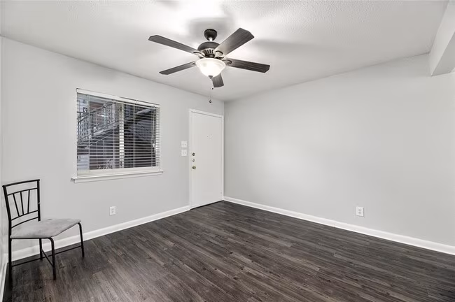 2408 Longview St Austin, TX 78705 photo 3