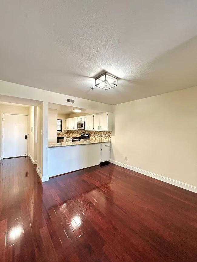 2 Elm St San Carlos, CA 94070 photo 5