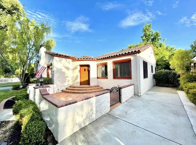 1127 Clark Way San Jose, CA 95125 photo 3