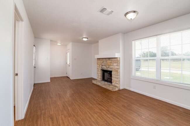 200 Butler Ranch Rd Dripping Springs, TX 78620 photo 3