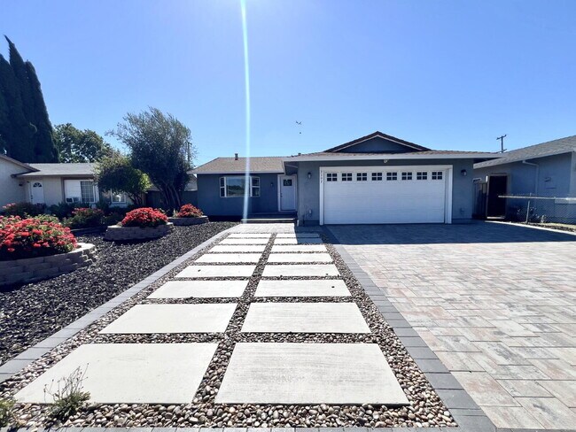 3197 Bourgeois Way San Jose, CA 95111 photo 2