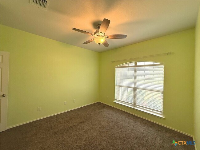 8919 Sky Crest Dr Temple, TX 76502 photo 2