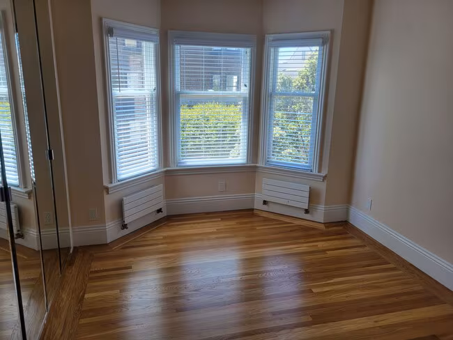 1902 Leavenworth Street, San Francisco, CA 94133 photo 2