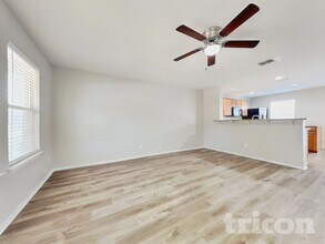 160 Hinge Path Cibolo, TX 78108 photo 3