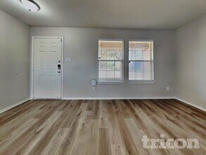 160 Hinge Path Cibolo, TX 78108 photo 4