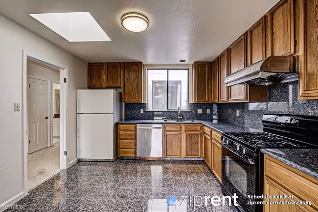 232 Broad Street, San Francisco, CA 94112 photo 4