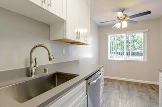 Woodside Court photo 3
