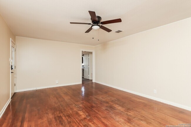 730 Olney Dr San Antonio, TX 78209 photo 4