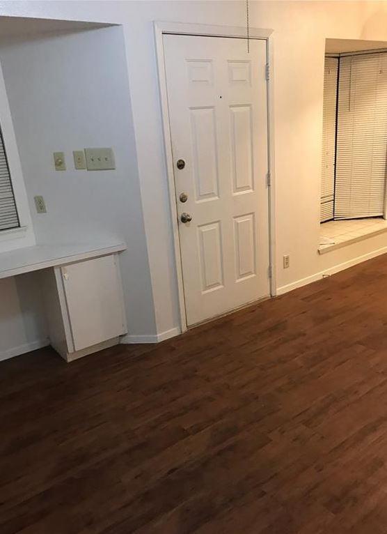 2604 Salado St photo 3