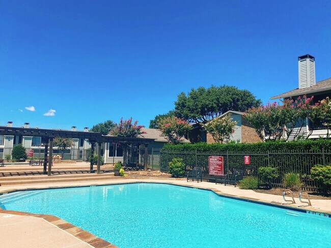 Autumn Breeze Apartments photo 4