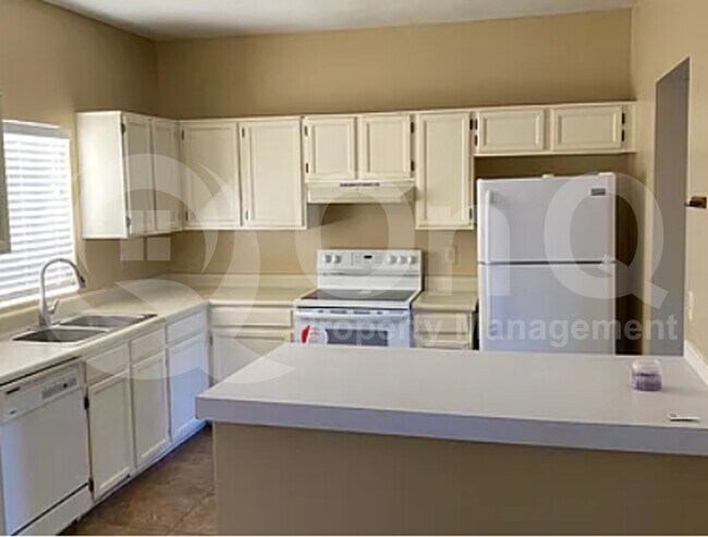 1601 N Saba St Chandler, AZ 85225 photo 3
