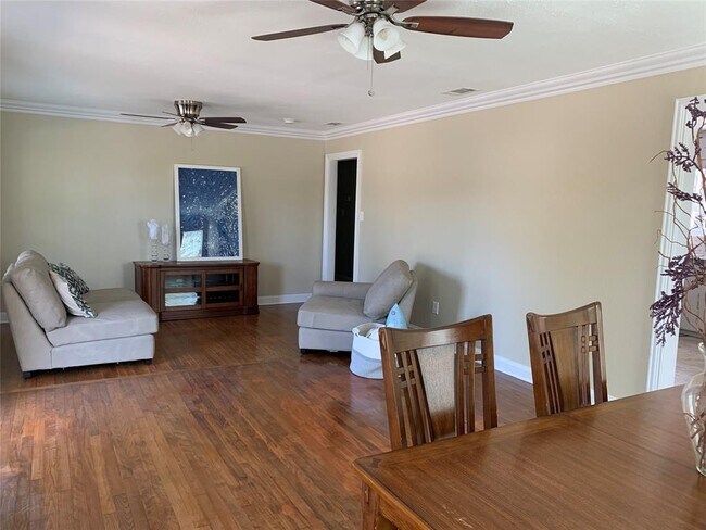 2300 Westbrook Avenue, Fort Worth, TX 76111 photo 4