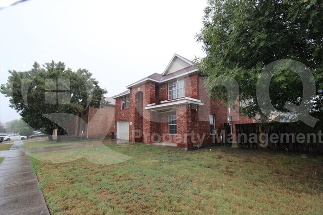 7023 O'Connor St Arlington, TX 76002 photo 2