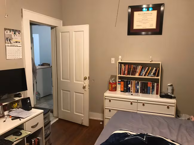 313 W 37th St Austin, TX 78705 photo 5