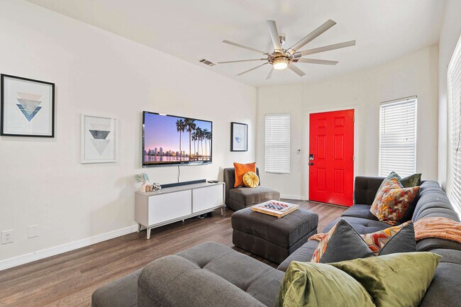3112 Nimitz Blvd San Diego, CA 92106 photo 3