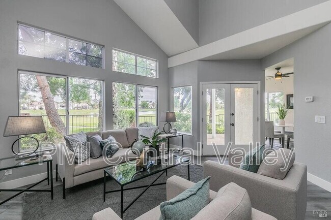 2500 Wayfarer Ct photo 2