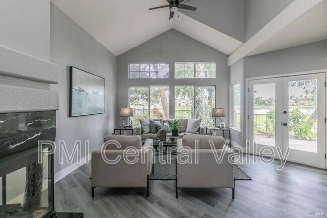 2500 Wayfarer Ct photo 4