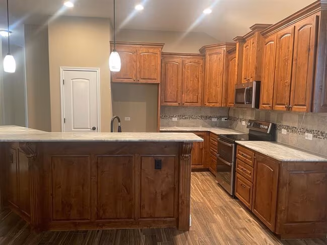 103 South Kanaio Drive, Bastrop, TX 78602 photo 3