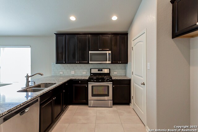 8010 Lovela Bend San Antonio, TX 78254 photo 5