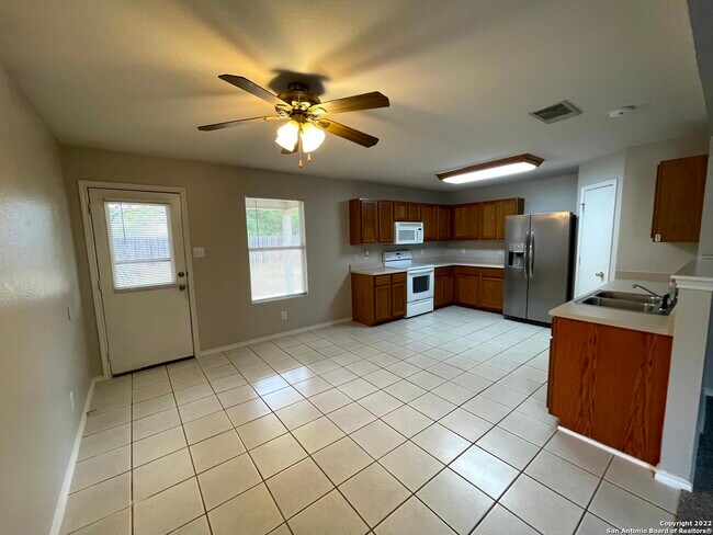 4027 Bulverde Pkwy San Antonio, TX 78259 photo 5