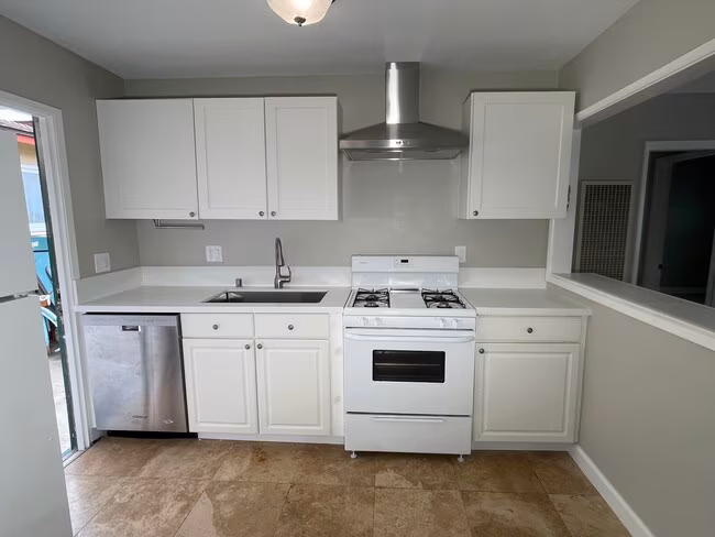 1159 Felspar St San Diego, CA 92109 photo 4