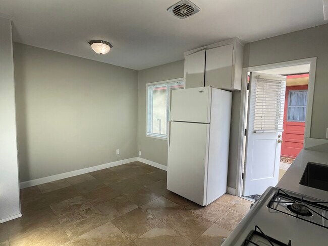 1159 Felspar St San Diego, CA 92109 photo 5