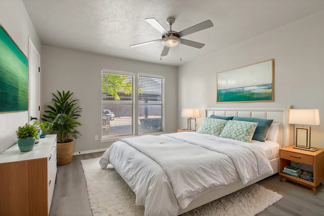 Regal Court Apartments photo 4