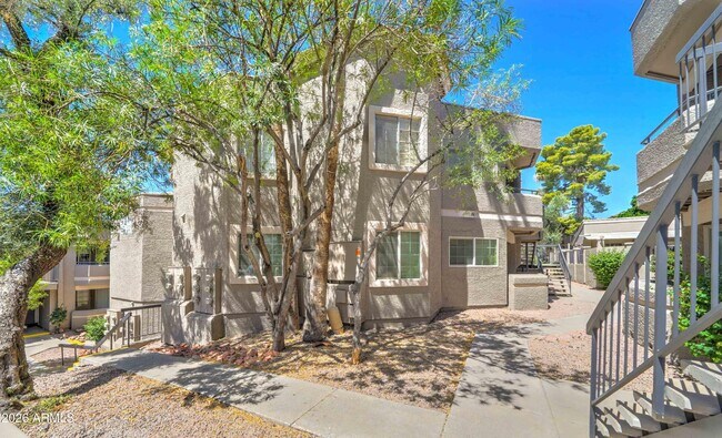 1720 E Thunderbird Rd Phoenix, AZ 85022 photo 2