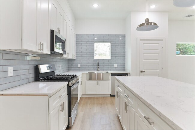 9349 Lavender Street, Houston, TX 77016 photo 5