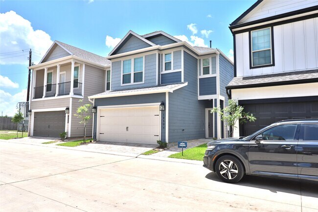 10506 Blankiet Lane, Houston, TX 77025 photo 4