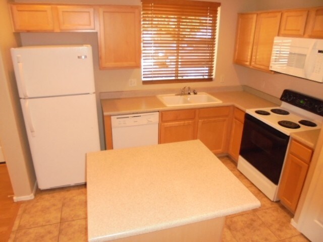 22031 N 30th Ln Phoenix, AZ 85027 photo 2