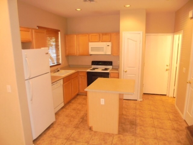 22031 N 30th Ln Phoenix, AZ 85027 photo 3
