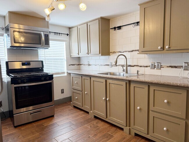 2405 Sunset Boulevard, Houston, TX 77005 photo 4