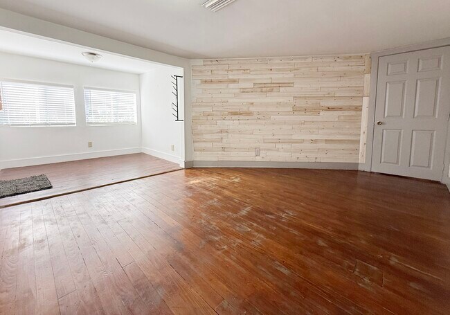 2405 Sunset Boulevard, Houston, TX 77005 photo 2