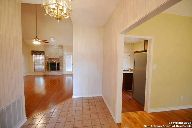 9114 Windgarden Cir San Antonio, TX 78239 photo 4