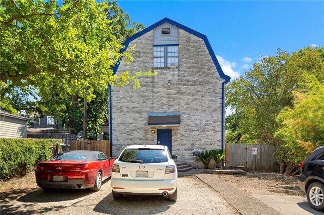 3106 Cedar St Austin, TX 78705 photo 3