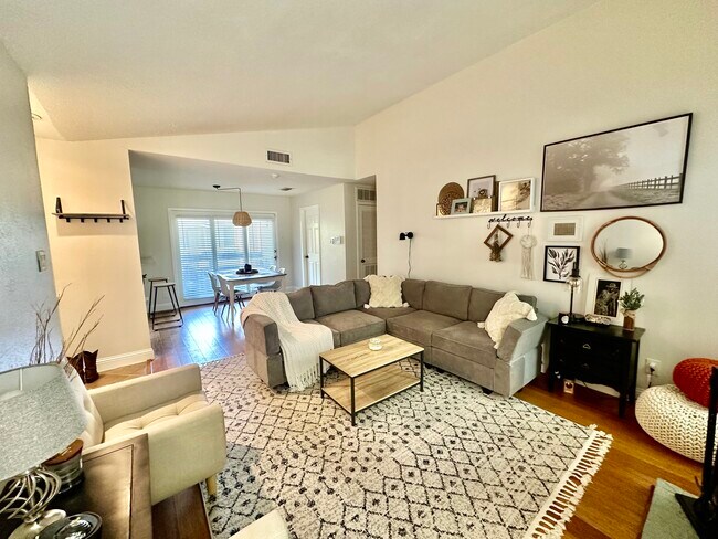1108 Quail Valley Ln Arlington, TX 76011 photo 3