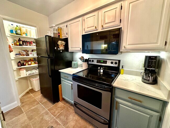 1108 Quail Valley Ln Arlington, TX 76011 photo 5