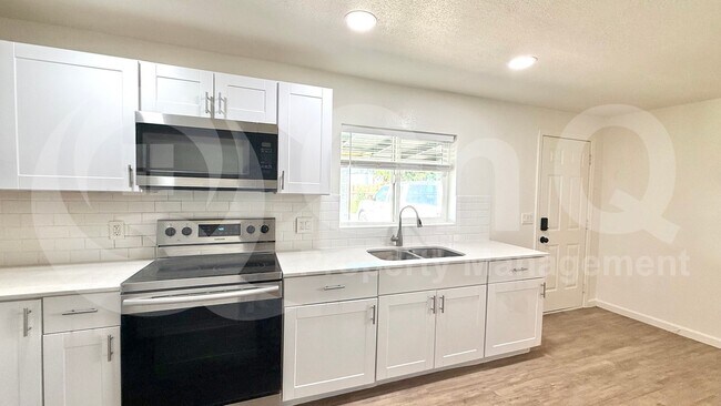 231 S 1st St Avondale, AZ 85323 photo 3