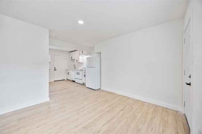 Del Rio Apartments photo 5