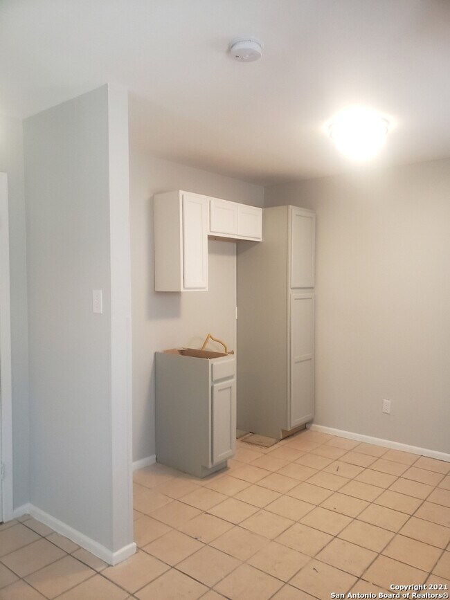 418 Verne St San Antonio, TX 78221 photo 4