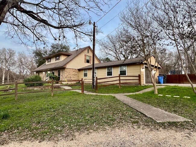 289 Deer Slayer Dr Seguin, TX 78155 photo 3