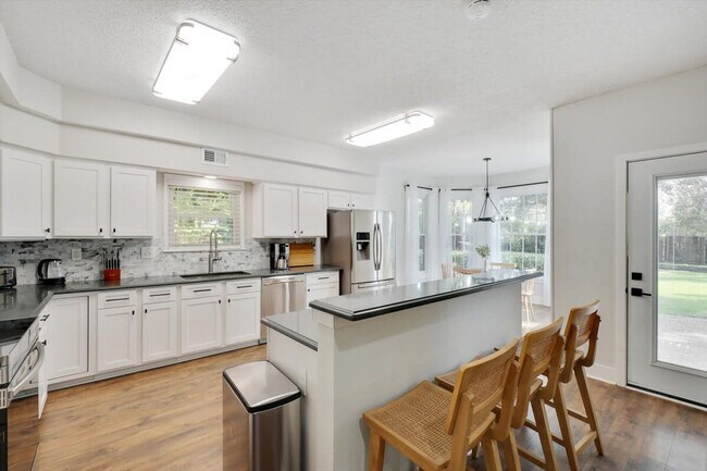 2200 Glenbrook St Flower Mound, TX 75028 photo 4